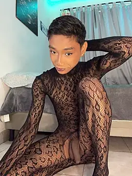Snapshot of alejo_cute chatting on 07-10-26, 01:58 alejo cute online show from 07-10-26, 01:58