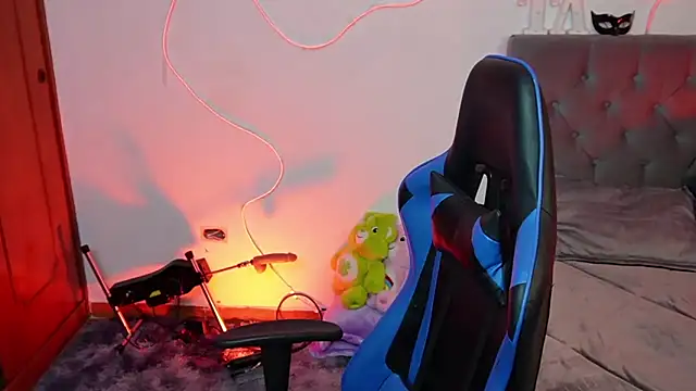 tay ler3 online show from 12-05-24, 04:53