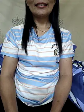 Snapshot of Asian_girl13 chatting on 12-19-25, 11:45 Asian girl13 online show from 12-19-25, 11:45