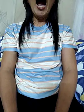 Snapshot of Asian_girl13 chatting on 01-06-26, 05:38 Asian girl13 online show from 01-06-26, 05:38