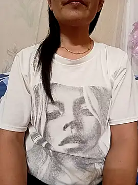 Snapshot of Asian_girl13 chatting on 01-11-26, 01:05 Asian girl13 online show from 01-11-26, 01:05