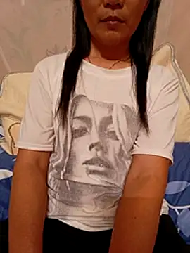 Snapshot of Asian_girl13 chatting on 01-15-26, 01:54 Asian girl13 online show from 01-15-26, 01:54