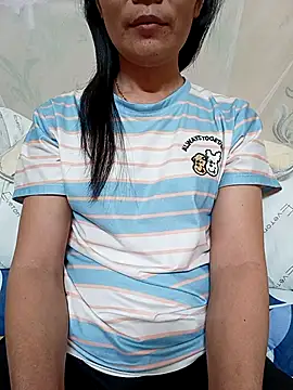 Snapshot of Asian_girl13 chatting on 02-04-26, 12:16 Asian girl13 online show from 02-04-26, 12:16