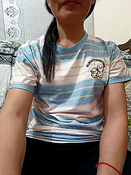 Snapshot of Asian_girl13 chatting on 02-21-26, 12:50 Asian girl13 online show from 02-21-26, 12:50