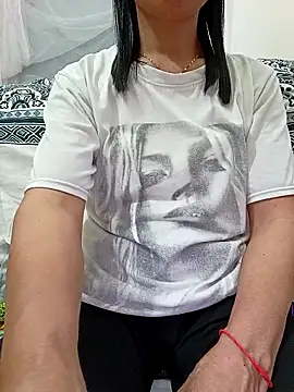 Snapshot of Asian_girl13 chatting on 03-01-26, 02:57 Asian girl13 online show from 03-01-26, 02:57