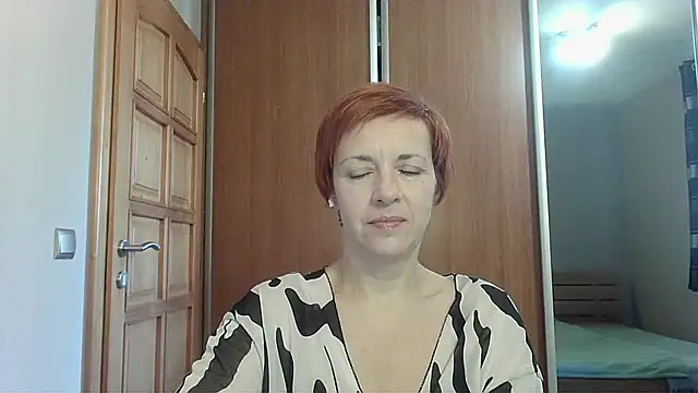 Snapshot of LoraLoraMay chatting on 07-08-26, 01:04 LoraLoraMay online show from 07-08-26, 01:04