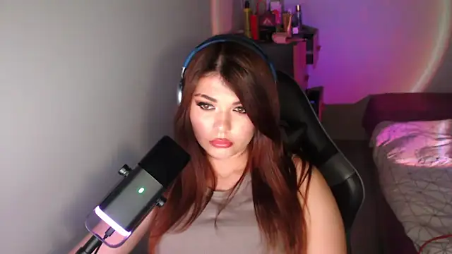 helengilmor online show from 04-28-26, 06:24