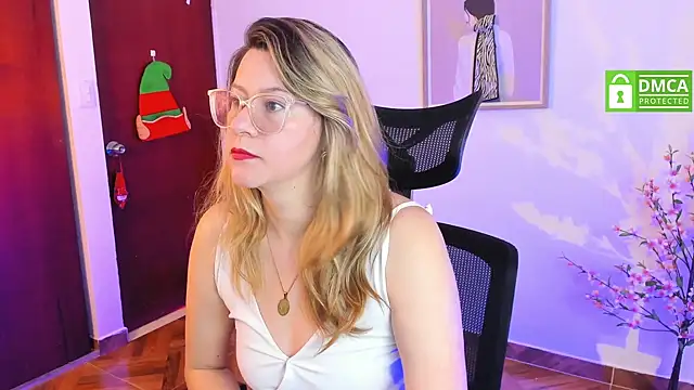 Snapshot of Chanelll_Taylorr_ chatting on 12-26-24, 01:54 Chanelll Taylorr online show from 12-26-24, 01:54