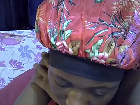 Adaline-Paris online show from 11-21-25, 03:38