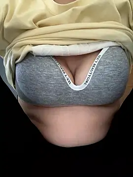 Milk Mom99 online show from 01-16-26, 06:06