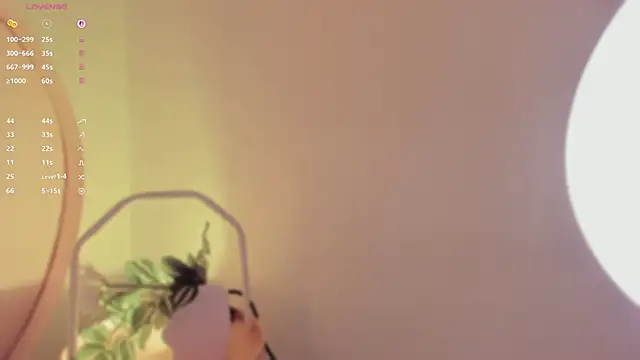 Snapshot of katiepeach_ chatting on 10-06-25, 11:51 katiepeach online show from 10-06-25, 11:51