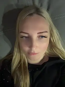 Snapshot of Aleksandrakis chatting on 06-06-26, 04:44 Aleksandrakis online show from 06-06-26, 04:44