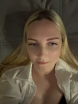 Snapshot of Aleksandrakis chatting on 06-27-26, 03:28 Aleksandrakis online show from 06-27-26, 03:28
