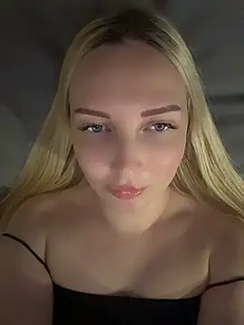 Snapshot of Aleksandrakis chatting on 06-30-26, 01:45 Aleksandrakis online show from 06-30-26, 01:45
