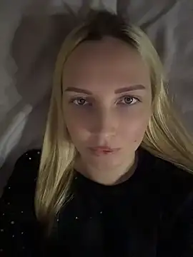 Snapshot of Aleksandrakis chatting on 07-19-26, 03:27 Aleksandrakis online show from 07-19-26, 03:27