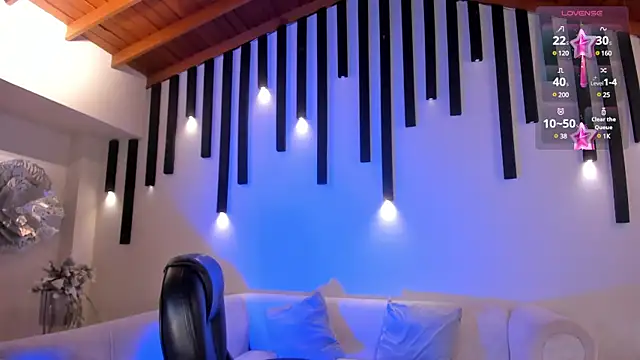 SamanthaKlein  online show from 12-21-24, 09:55