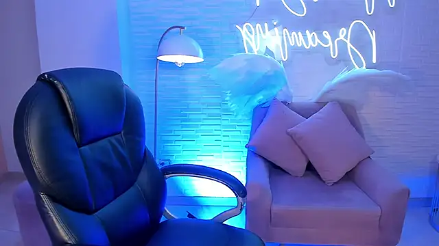 SamanthaKlein  online show from 12-30-24, 11:49