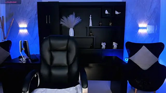 SamanthaKlein  online show from 01-10-25, 03:29