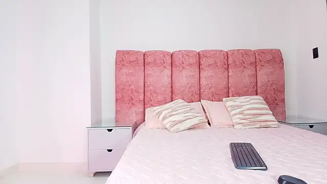 kendal rossi online show from 12-17-25, 12:11