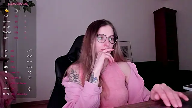 Snapshot of Sexy_Sweets chatting on 01-03-25, 02:51 Sexy Sweets online show from 01-03-25, 02:51