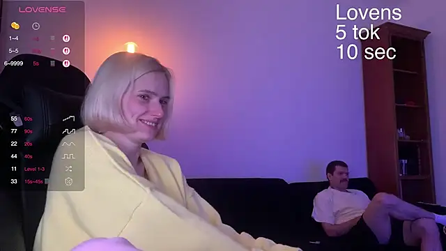 Snapshot of Sexy_Sweets chatting on 09-18-25, 01:18 Sexy Sweets online show from 09-18-25, 01:18