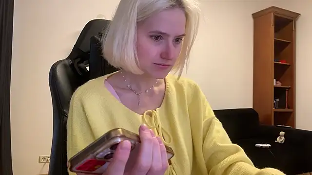 Snapshot of Sexy_Sweets chatting on 09-23-25, 02:09 Sexy Sweets online show from 09-23-25, 02:09