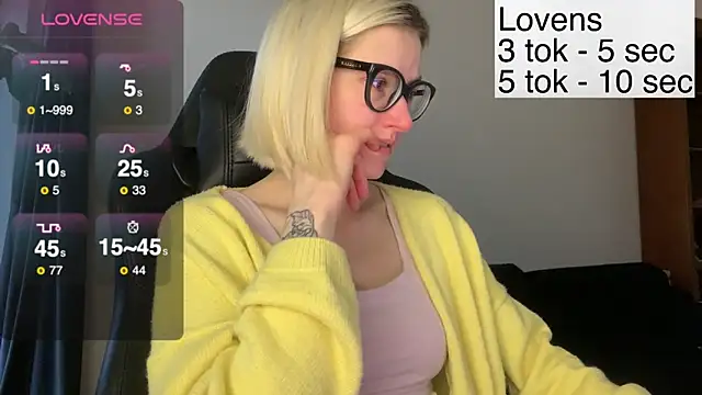 Snapshot of Sexy_Sweets chatting on 11-11-25, 12:27 Sexy Sweets online show from 11-11-25, 12:27