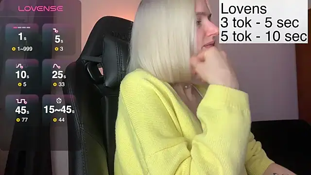 Snapshot of Sexy_Sweets chatting on 11-16-25, 03:39 Sexy Sweets online show from 11-16-25, 03:39