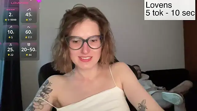 Snapshot of Sexy_Sweets chatting on 05-17-26, 05:09 Sexy Sweets online show from 05-17-26, 05:09