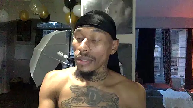 Snapshot of KingDerRico chatting on 01-05-26, 10:57 KingDerRico online show from 01-05-26, 10:57