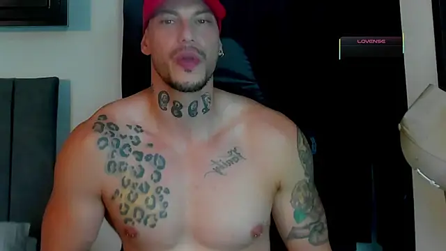 Snapshot of RickG_Oficial chatting on 03-26-26, 08:47 RickG Oficial online show from 03-26-26, 08:47