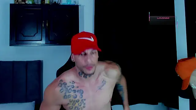 Snapshot of RickG_Oficial chatting on 03-31-26, 01:07 RickG Oficial online show from 03-31-26, 01:07