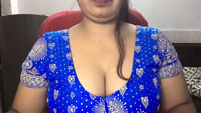Snapshot of Gulaboo_bhabi chatting on 07-15-26, 05:29 Gulaboo bhabi online show from 07-15-26, 05:29