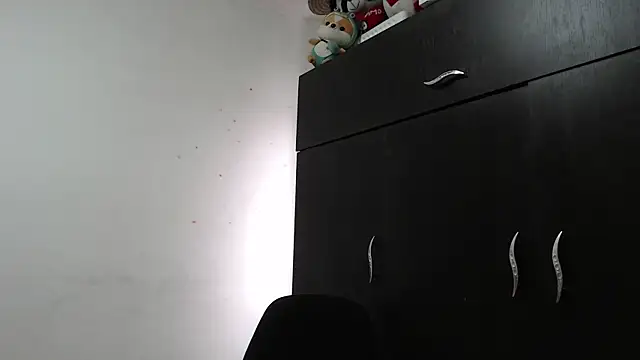 Snapshot of Zoe--khalL chatting on 11-29-25, 05:05 Zoe--khalL online show from 11-29-25, 05:05