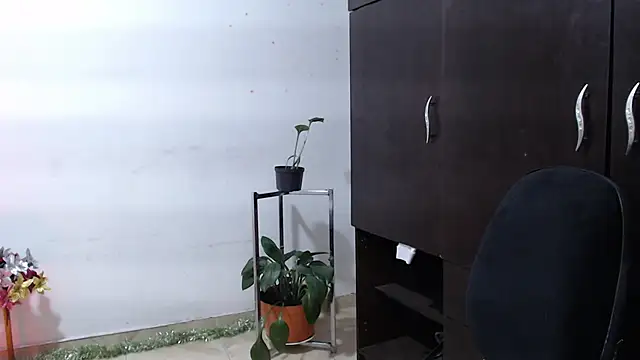 Snapshot of Zoe--khalL chatting on 12-03-25, 01:02 Zoe--khalL online show from 12-03-25, 01:02