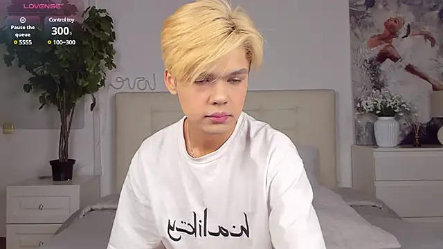 Felix Rey online show from 02-25-25, 04:10