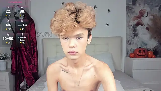 Felix Rey online show from 10-24-25, 03:41