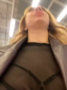 Snapshot of Sweet___Emily chatting on 02-08-25, 02:27 Sweet   Emily online show from 02-08-25, 02:27