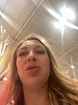 Snapshot of Sweet___Emily chatting on 11-30-25, 01:04 Sweet Emily online show from 11-30-25, 01:04