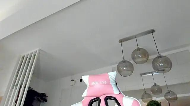 IreneVON online show from 11-18-25, 04:28