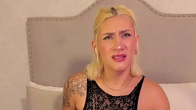 Emily robertss online show from 11-09-25, 03:05