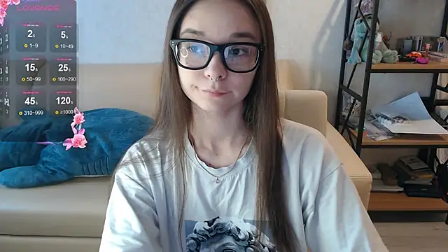 Snapshot of Amarieni chatting on 12-23-24, 11:25 Amarieni online show from 12-23-24, 11:25