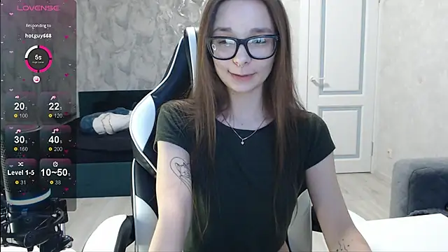 Snapshot of Amarieni chatting on 02-06-25, 02:26 Amarieni online show from 02-06-25, 02:26