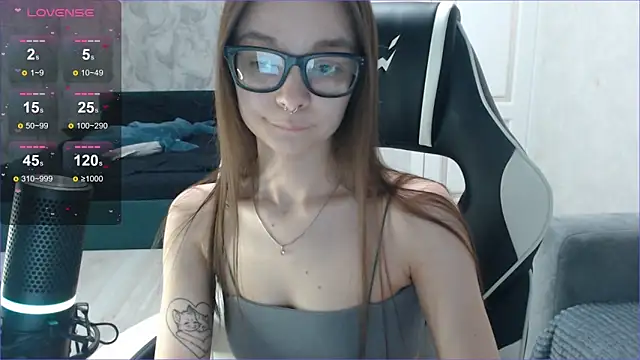 Snapshot of Amarieni chatting on 03-14-25, 06:18 Amarieni online show from 03-14-25, 06:18