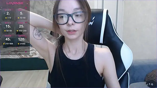 Snapshot of Amarieni chatting on 03-18-25, 02:59 Amarieni online show from 03-18-25, 02:59