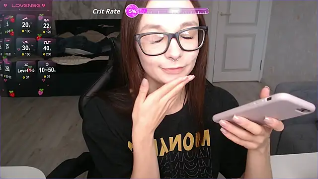 Snapshot of Amarieni chatting on 09-17-25, 01:02 Amarieni online show from 09-17-25, 01:02