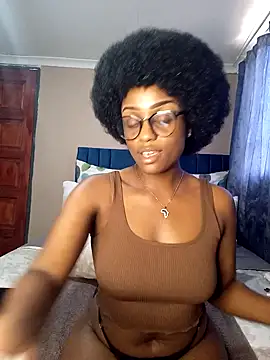 Snapshot of Queen-Chocolate chatting on 01-25-25, 04:45 Queen-Chocolate online show from 01-25-25, 04:45