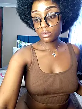 Snapshot of Queen-Chocolate chatting on 01-25-25, 07:49 Queen-Chocolate online show from 01-25-25, 07:49