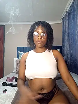 Snapshot of Queen-Chocolate chatting on 02-01-25, 11:27 Queen-Chocolate online show from 02-01-25, 11:27