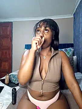 Snapshot of Queen-Chocolate chatting on 03-02-25, 11:20 Queen-Chocolate online show from 03-02-25, 11:20